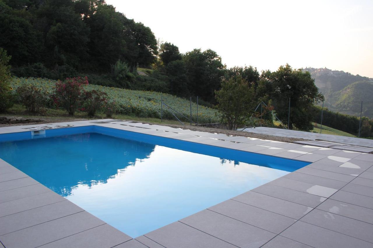 Casale Fontanile Bed And Breakfast Smerillo Exterior photo